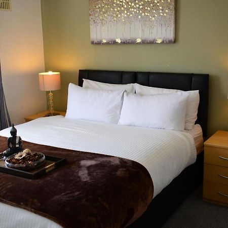 Dreams Serviced Accommodations- Staines/Heathrow Stanwell Exteriér fotografie