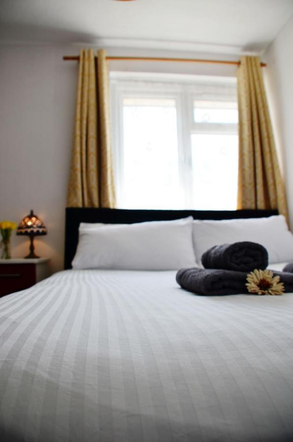 Dreams Serviced Accommodations- Staines/Heathrow Stanwell Exteriér fotografie