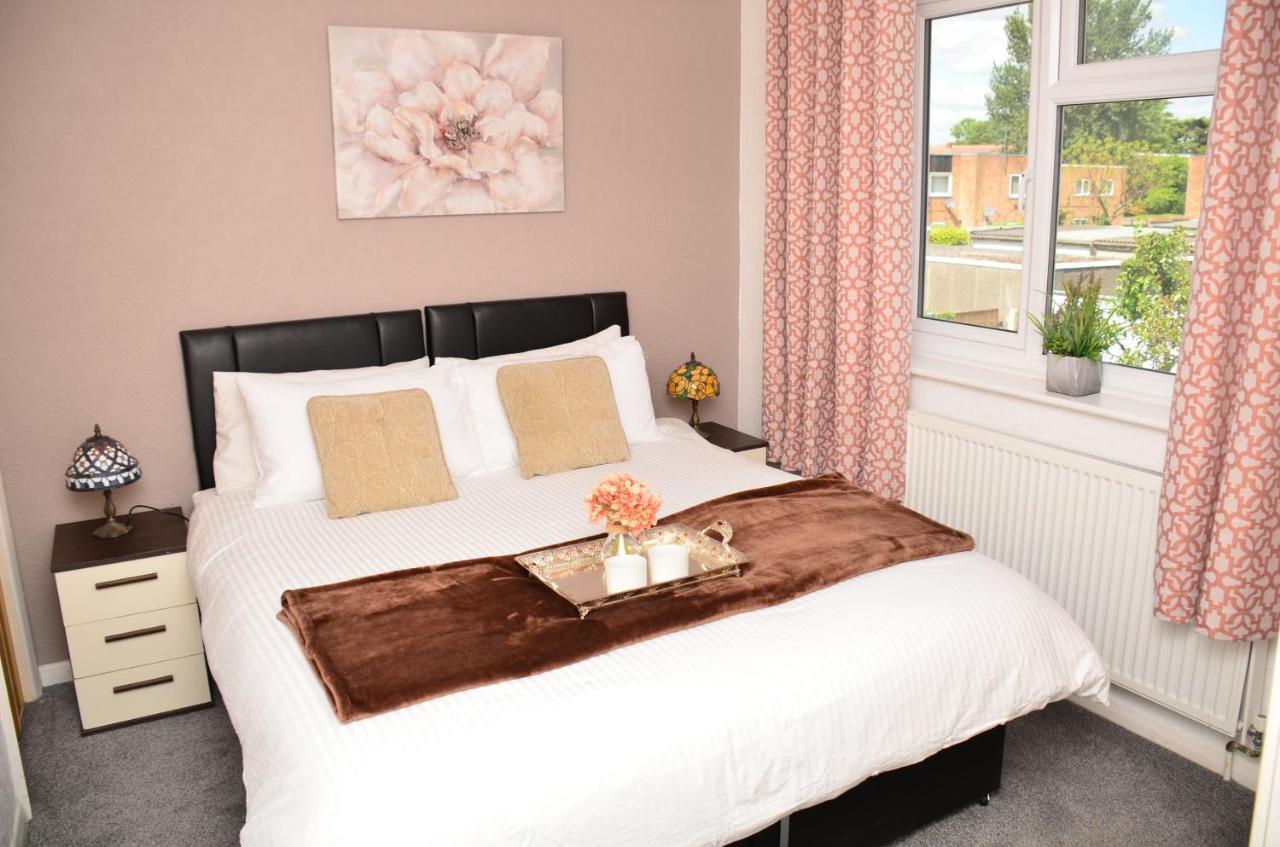 Dreams Serviced Accommodations- Staines/Heathrow Stanwell Exteriér fotografie