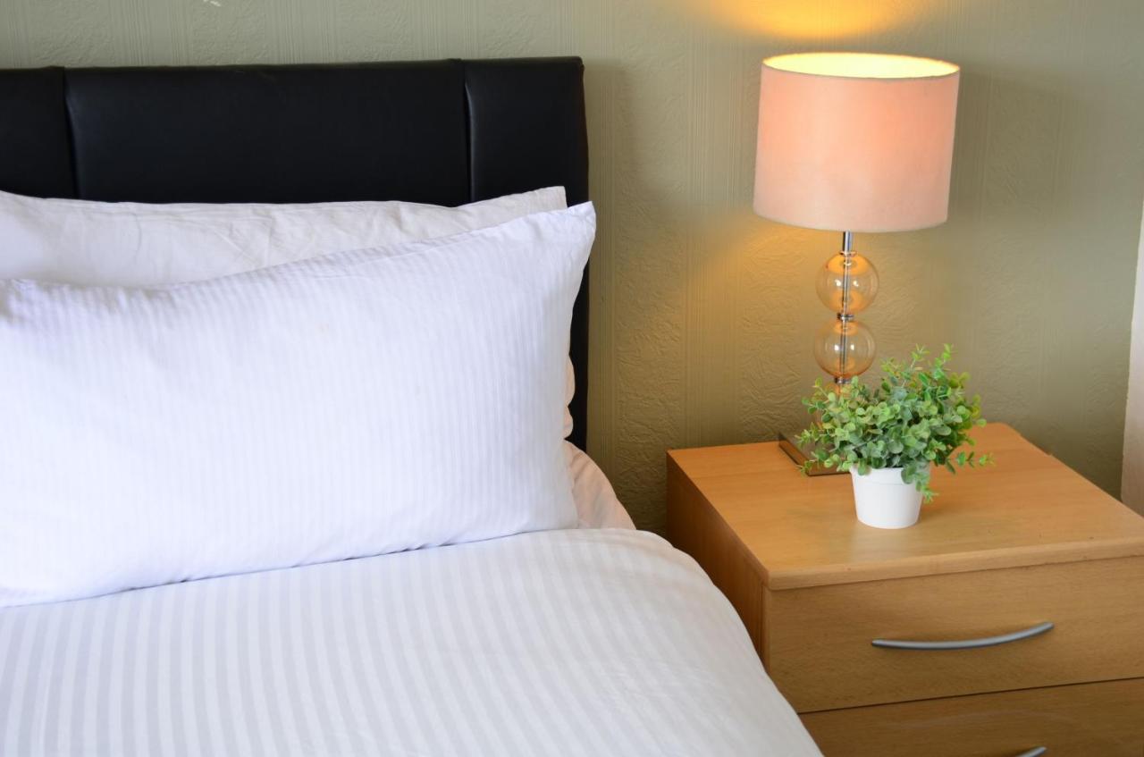Dreams Serviced Accommodations- Staines/Heathrow Stanwell Exteriér fotografie