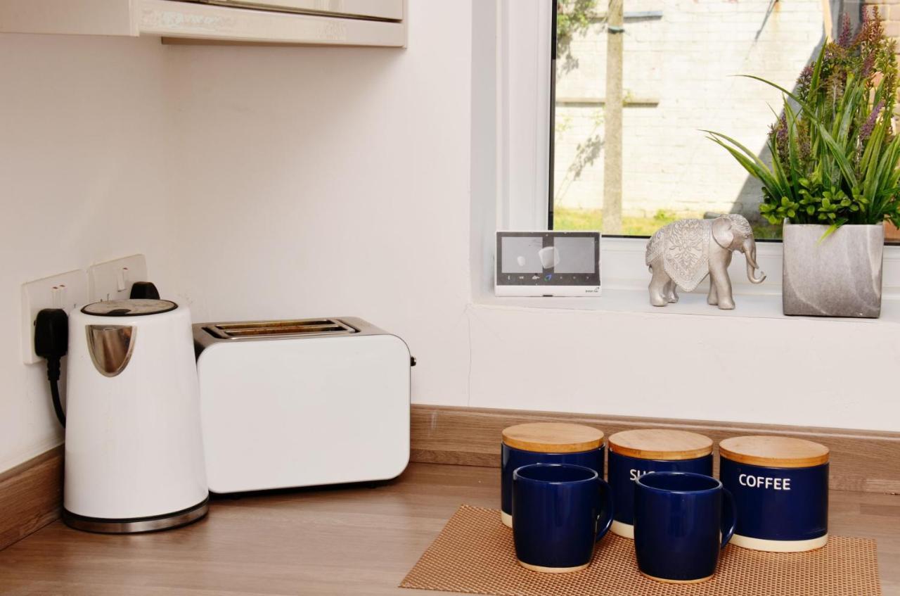 Dreams Serviced Accommodations- Staines/Heathrow Stanwell Exteriér fotografie