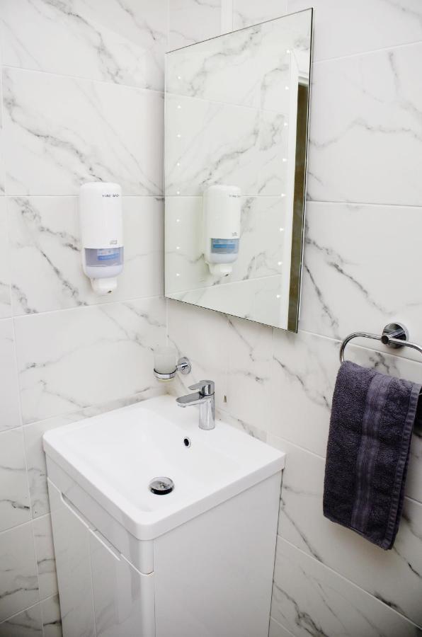 Dreams Serviced Accommodations- Staines/Heathrow Stanwell Exteriér fotografie