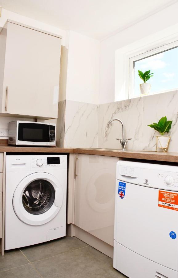 Dreams Serviced Accommodations- Staines/Heathrow Stanwell Exteriér fotografie